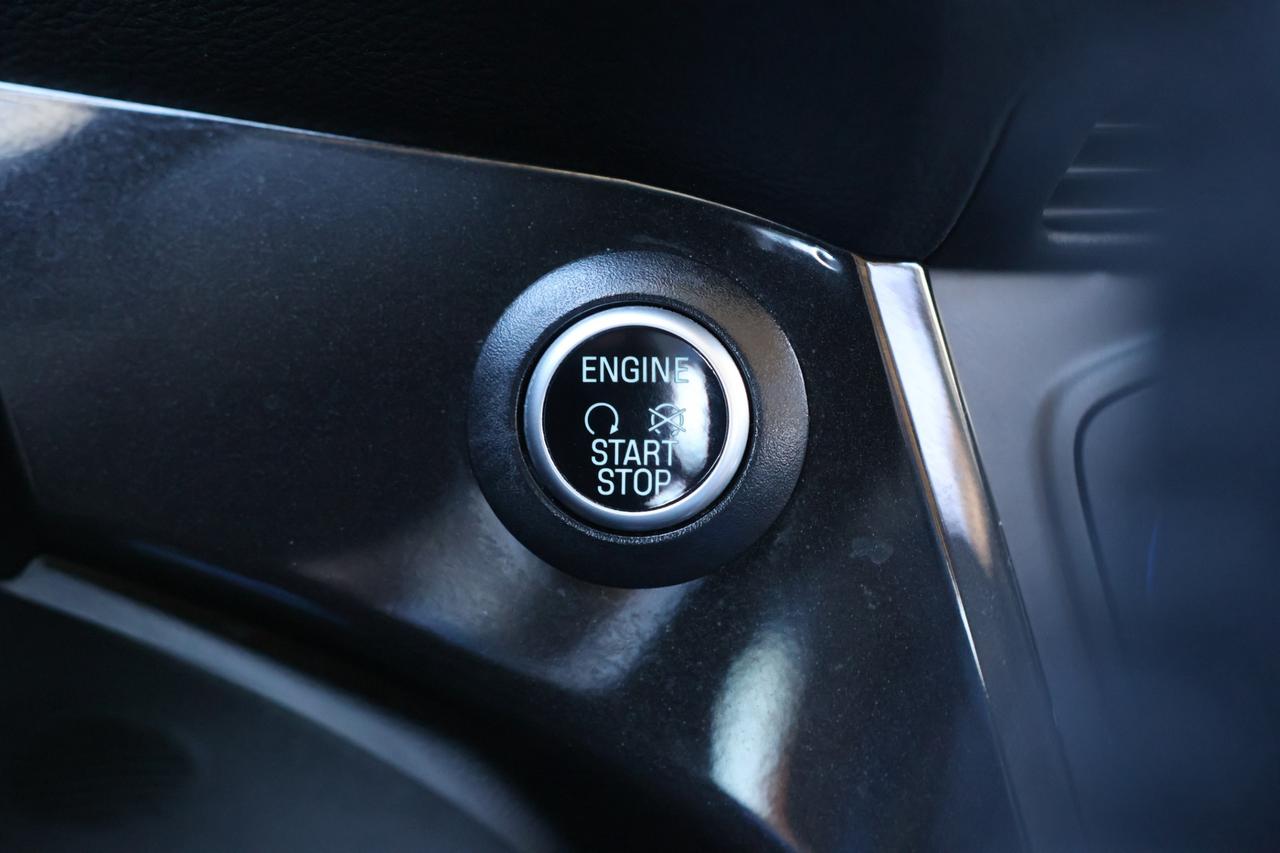 2018 Ford Escape TITANIUM-AWD-R STARTER/NAV/BCAM/LEATHER/MEM SEAT/H Photo