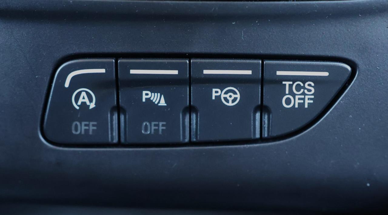 2018 Ford Escape TITANIUM-AWD-R STARTER/NAV/BCAM/LEATHER/MEM SEAT/H Photo