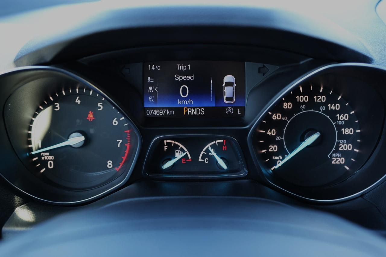 2018 Ford Escape TITANIUM-AWD-R STARTER/NAV/BCAM/LEATHER/MEM SEAT/H Photo