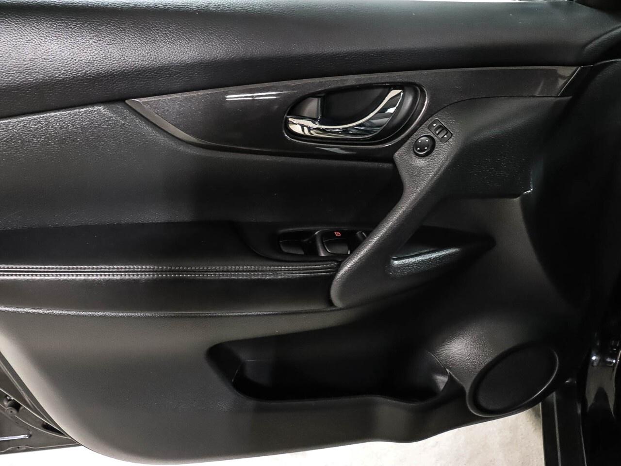2017 Nissan Rogue S Photo