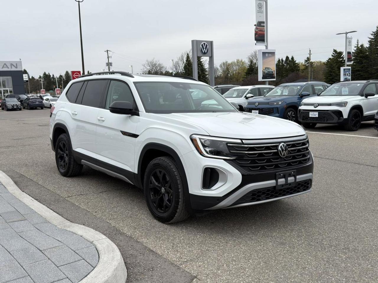 2025 Volkswagen Atlas Peak Edition 2.0 TSI 4MOTION Photo