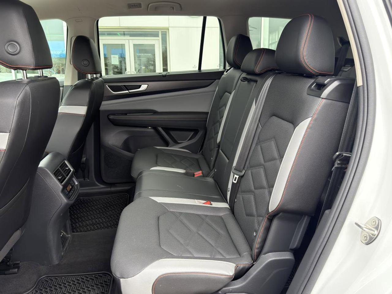 2025 Volkswagen Atlas Peak Edition 2.0 TSI 4MOTION Photo