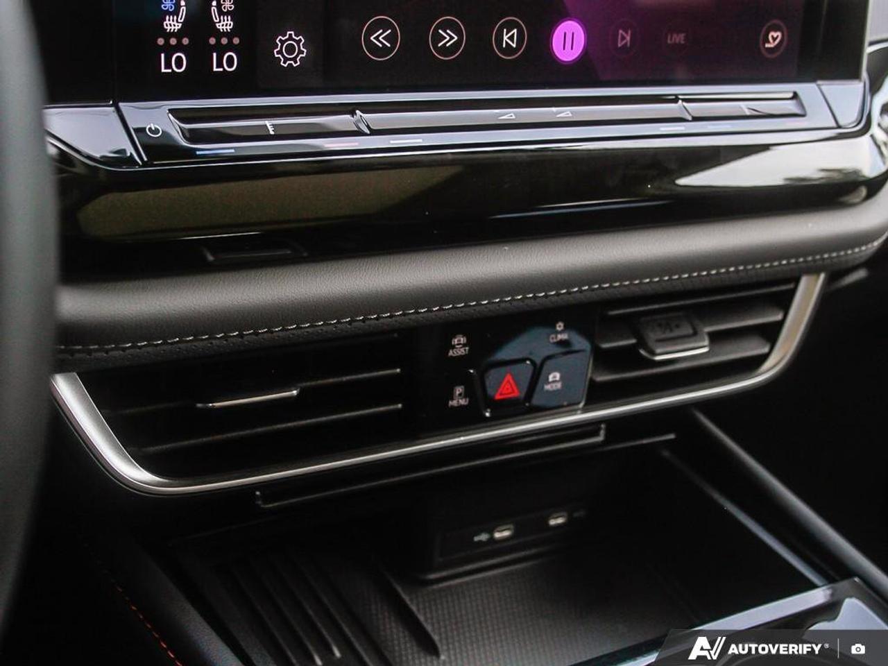 2025 Volkswagen Atlas Peak Edition 2.0 TSI 4MOTION Photo