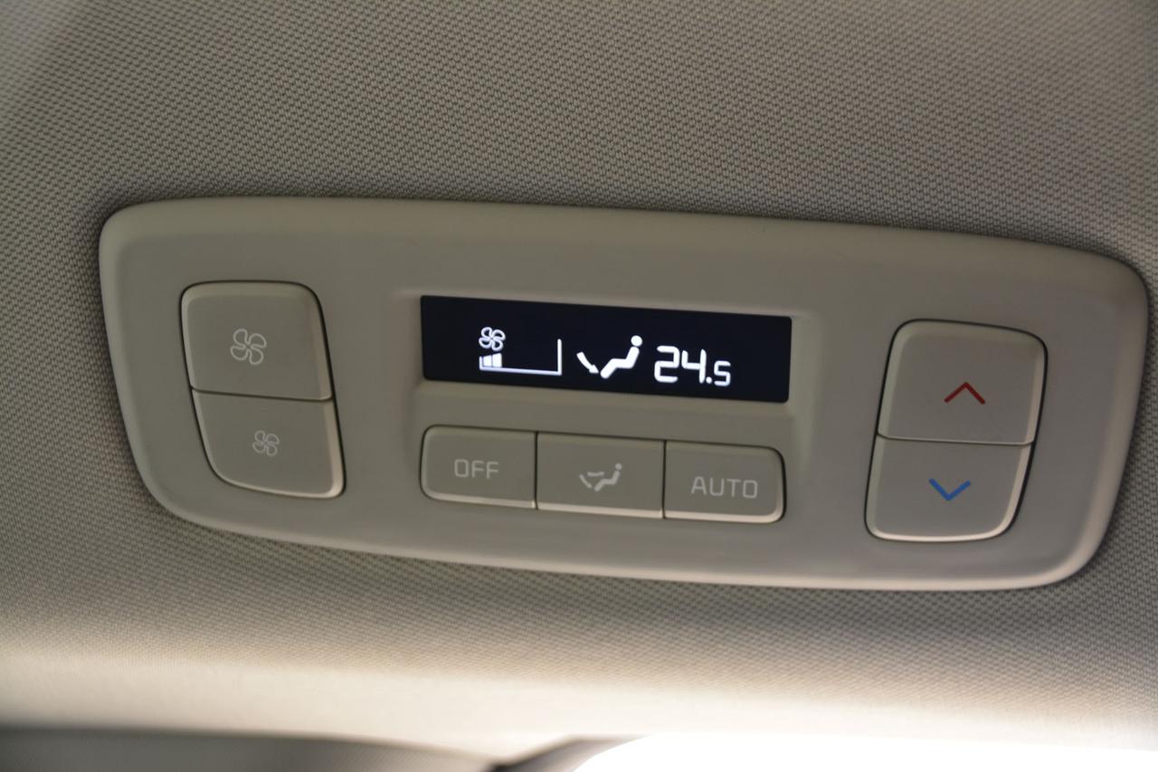 2022 Kia Carnival EX Photo