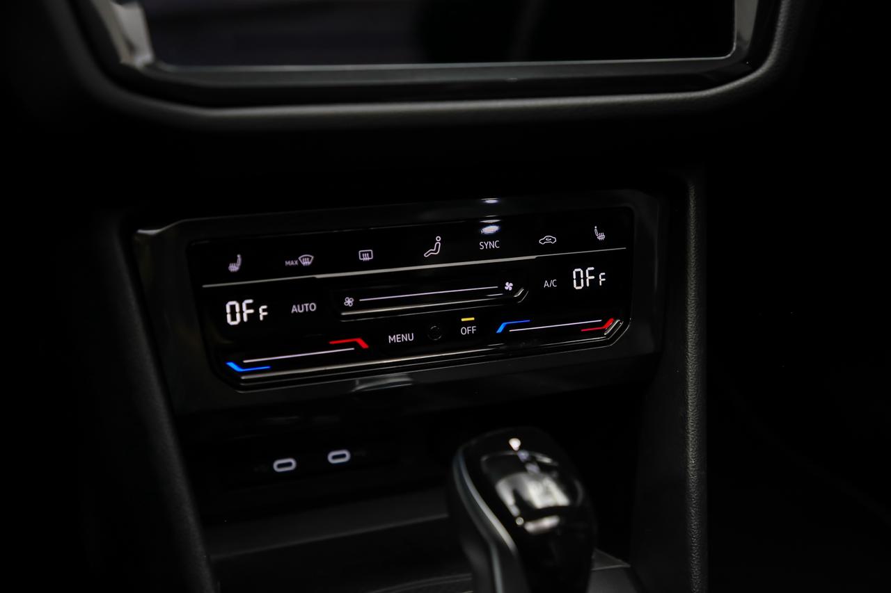 2024 Volkswagen Tiguan COMFORTLINE AWD PANOROOF ADAPTIVCRUZ CARPLAY Photo