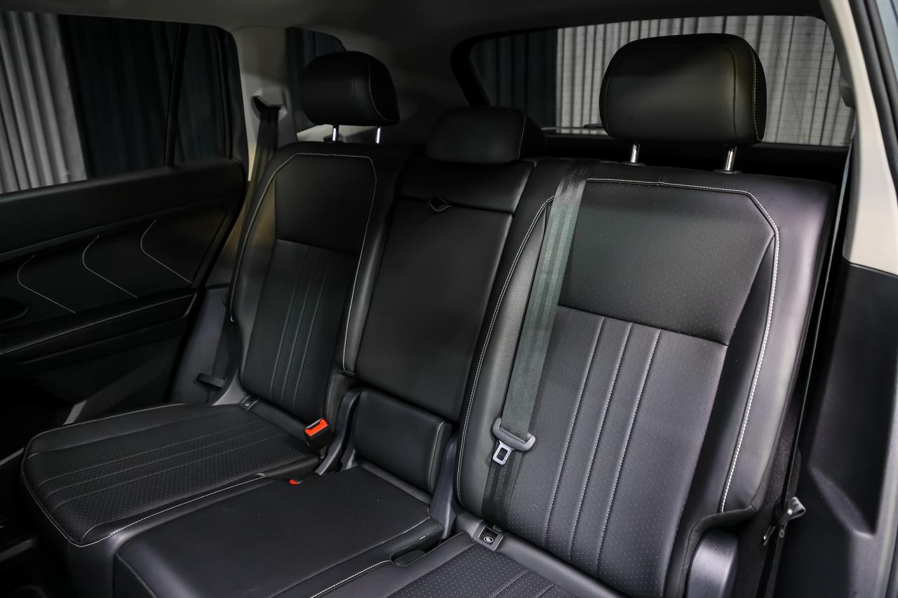 2024 Volkswagen Tiguan COMFORTLINE AWD PANOROOF ADAPTIVCRUZ CARPLAY Photo