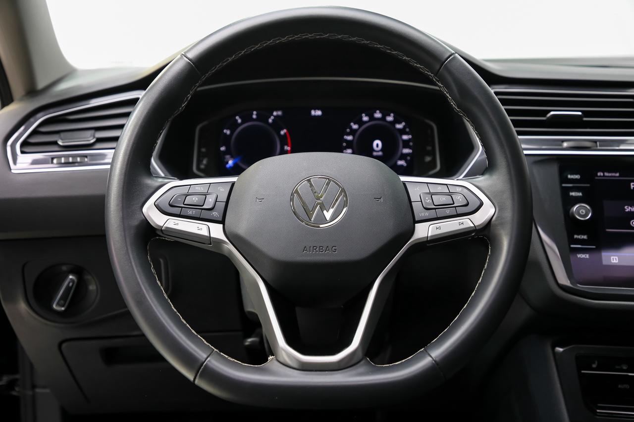 2024 Volkswagen Tiguan COMFORTLINE AWD PANOROOF ADAPTIVCRUZ CARPLAY Photo