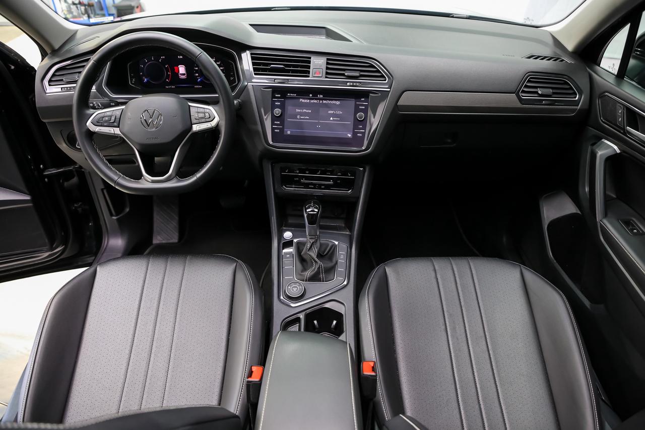 2024 Volkswagen Tiguan COMFORTLINE AWD PANOROOF ADAPTIVCRUZ CARPLAY Photo