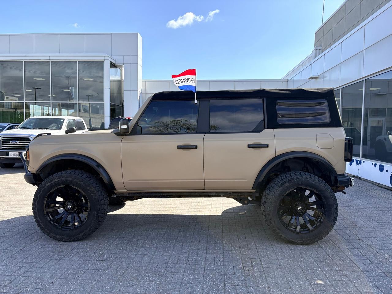 2021 Ford Bronco  Photo2