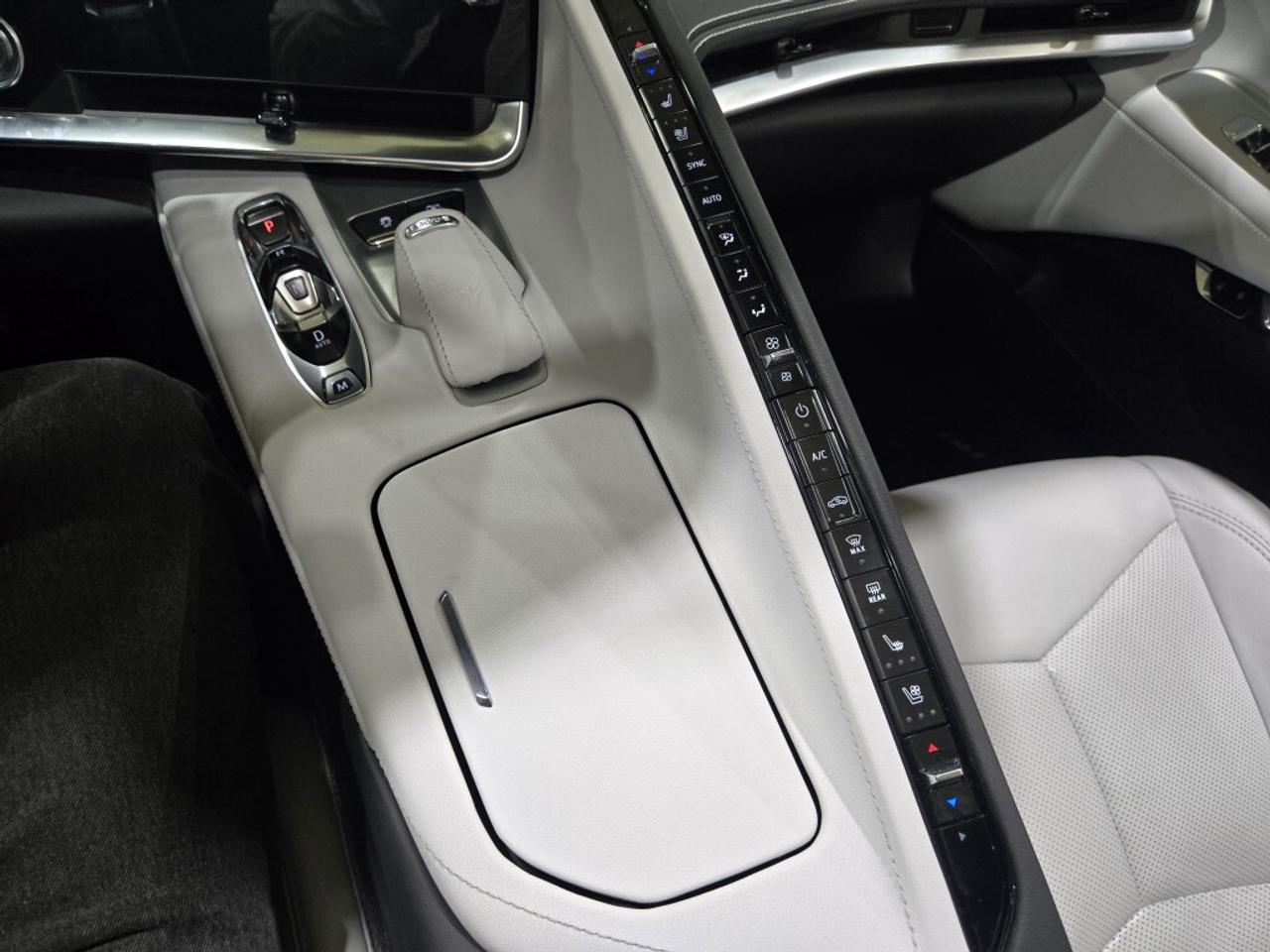 2023 Chevrolet Corvette STINGRAY CONVERTIBLE 2LT COUPE NO ACCIDENT ONTARIO Photo