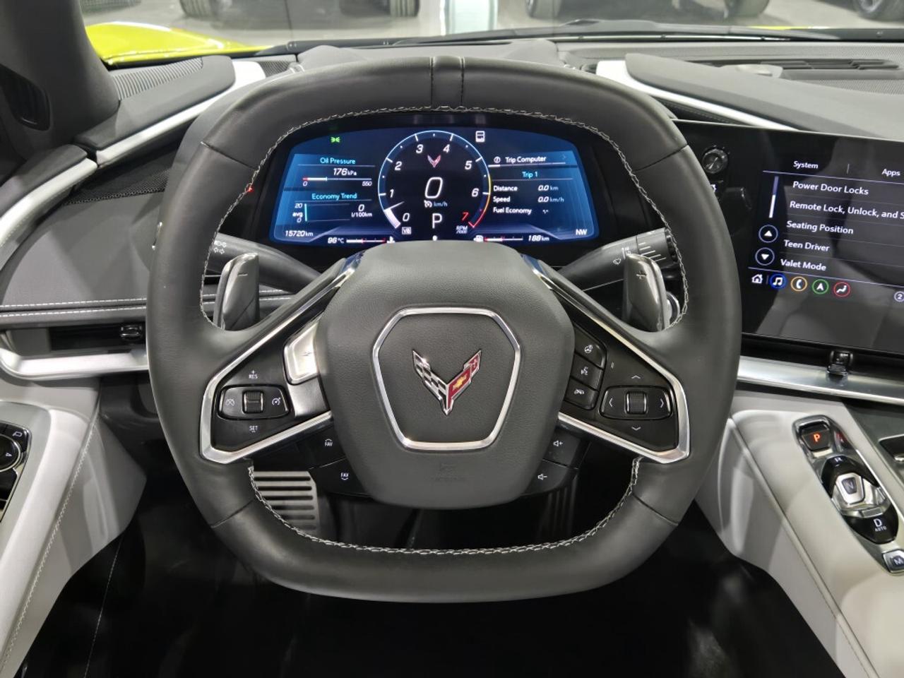 2023 Chevrolet Corvette STINGRAY CONVERTIBLE 2LT COUPE NO ACCIDENT ONTARIO Photo