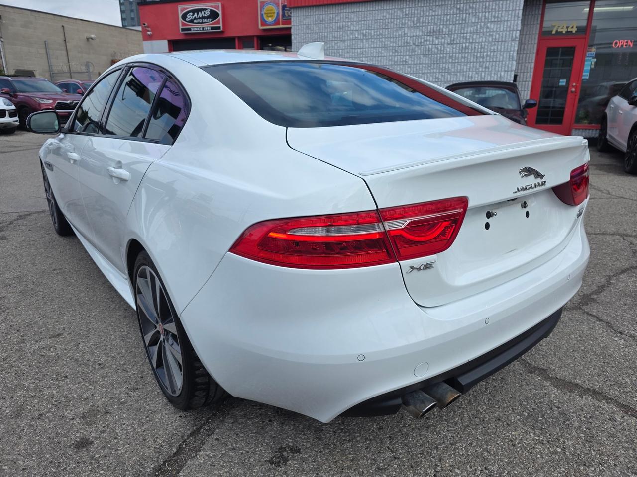 2018 Jaguar XE R-Sport Diesel AWD Photo