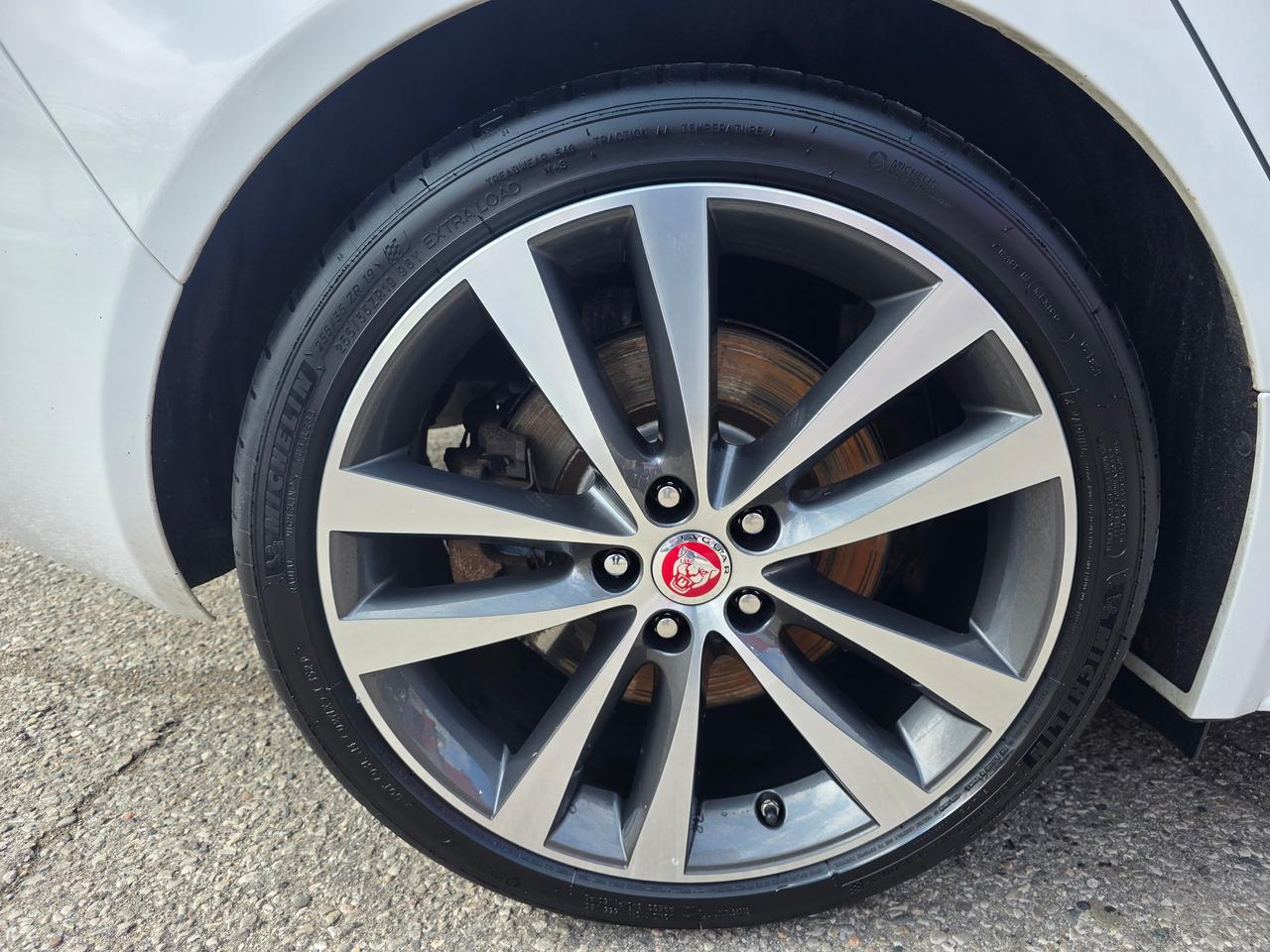 2018 Jaguar XE R-Sport Diesel AWD Photo