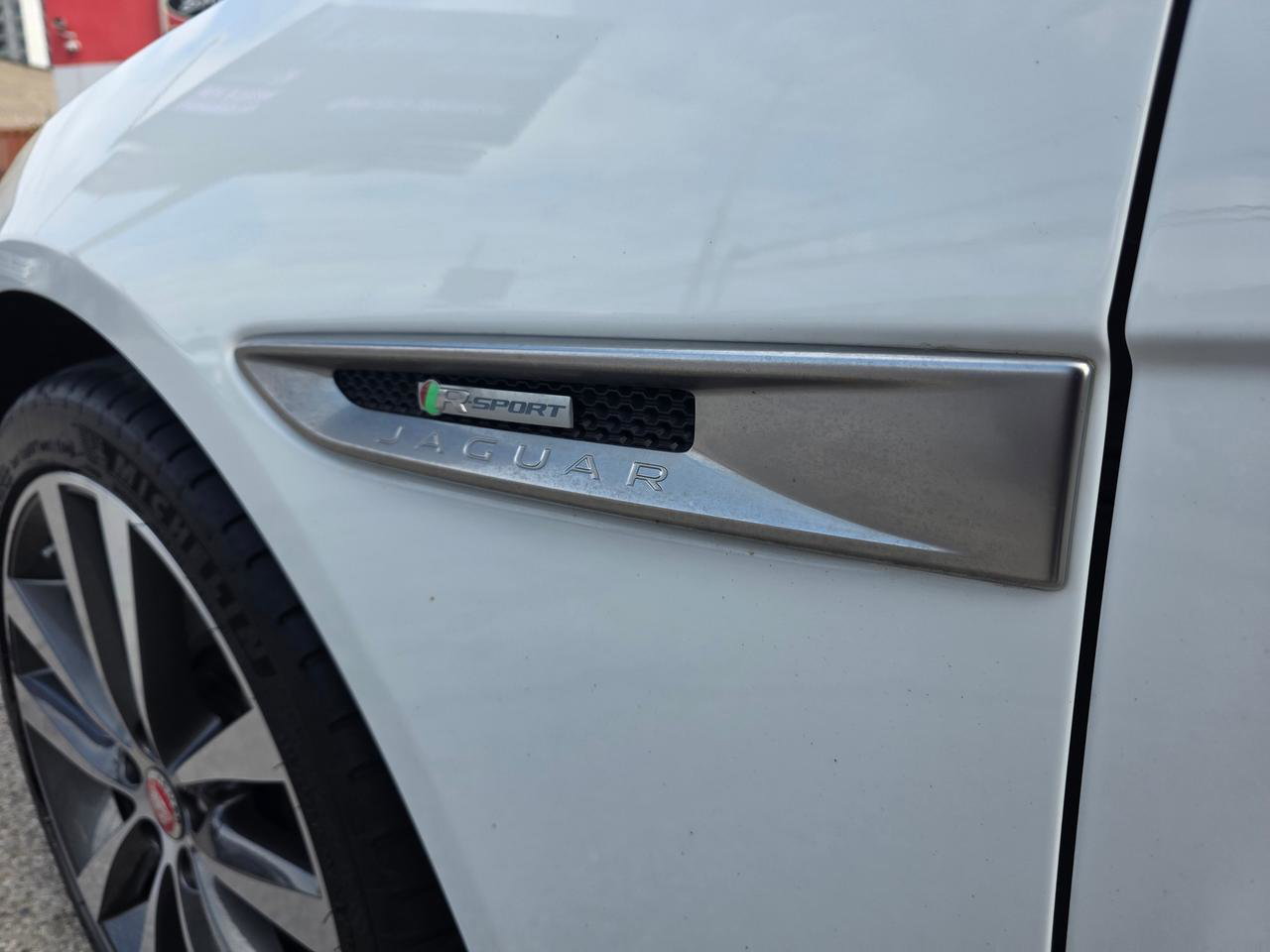 2018 Jaguar XE R-Sport Diesel AWD Photo