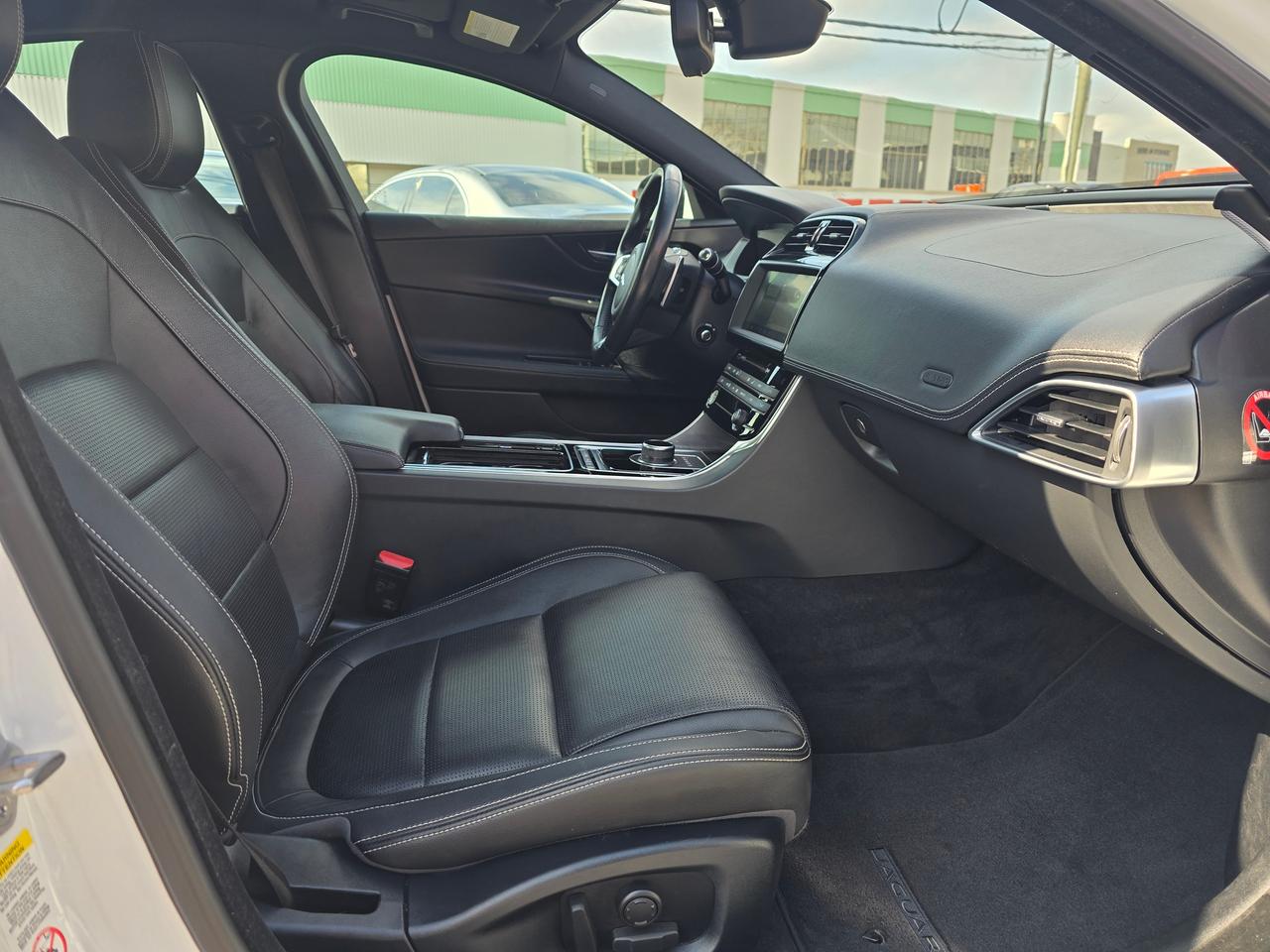 2018 Jaguar XE R-Sport Diesel AWD Photo