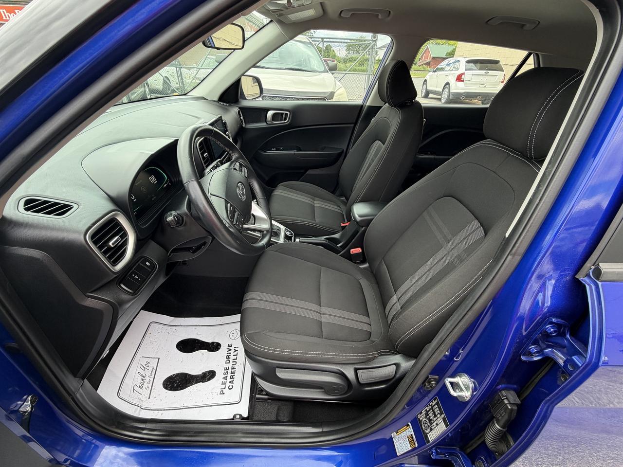 2024 Hyundai Venue Preferred  **CALL BELLEVILLE @ 613*961*8848 Photo