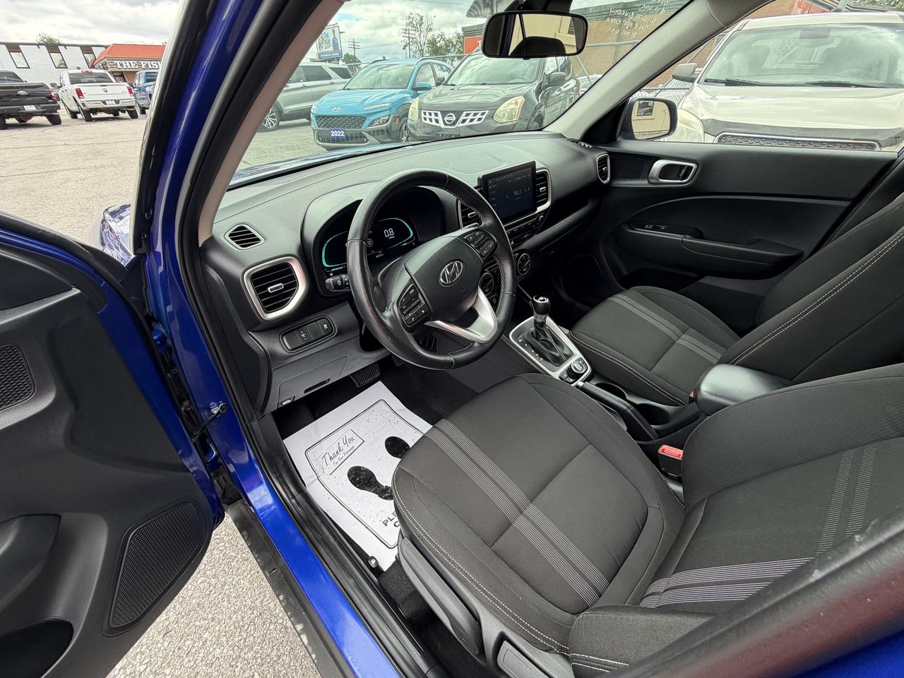 2024 Hyundai Venue Preferred  **CALL BELLEVILLE @ 613*961*8848 Photo