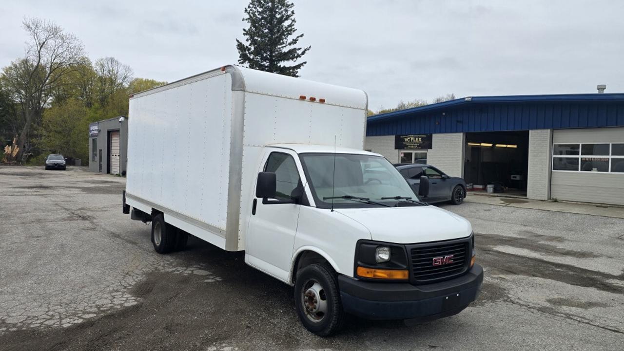 2015 GMC Savana 17Ft Box - Lift Gate - V8 Gasoline Photo
