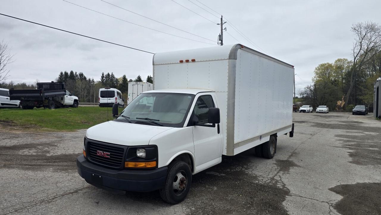 2015 GMC Savana 17Ft Box - Lift Gate - V8 Gasoline Photo