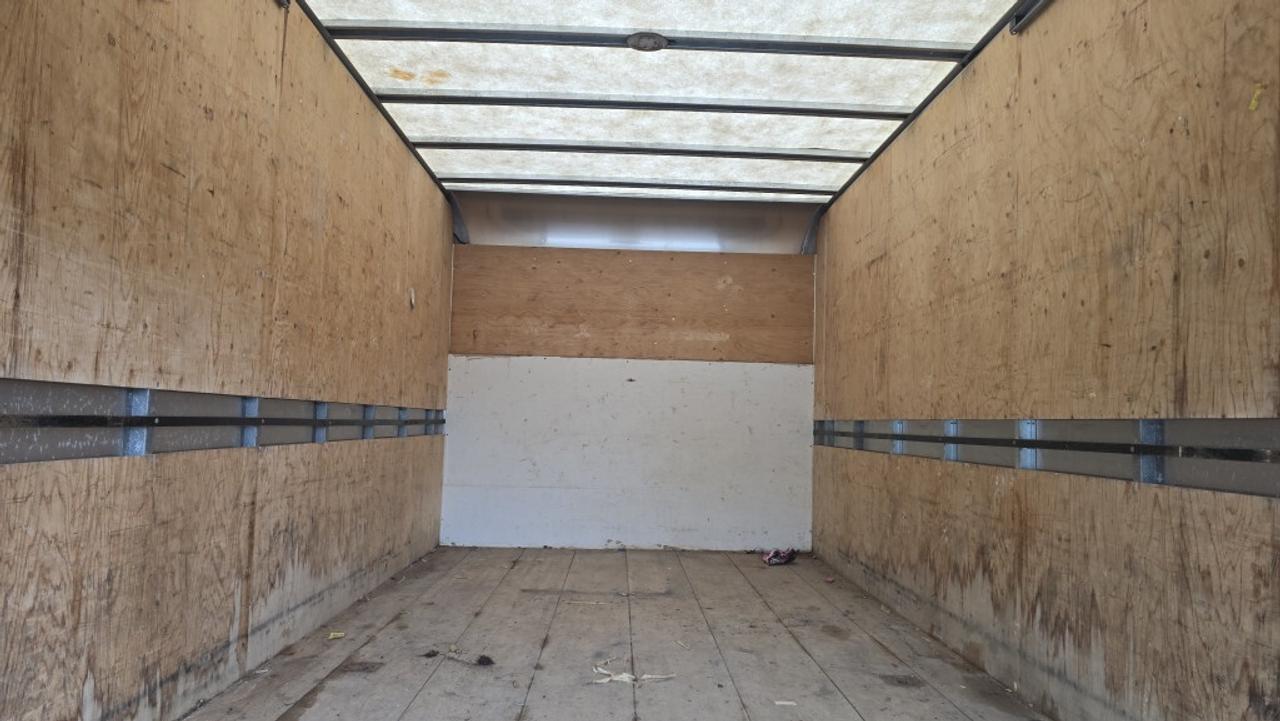 2015 GMC Savana 17Ft Box - Lift Gate - V8 Gasoline Photo