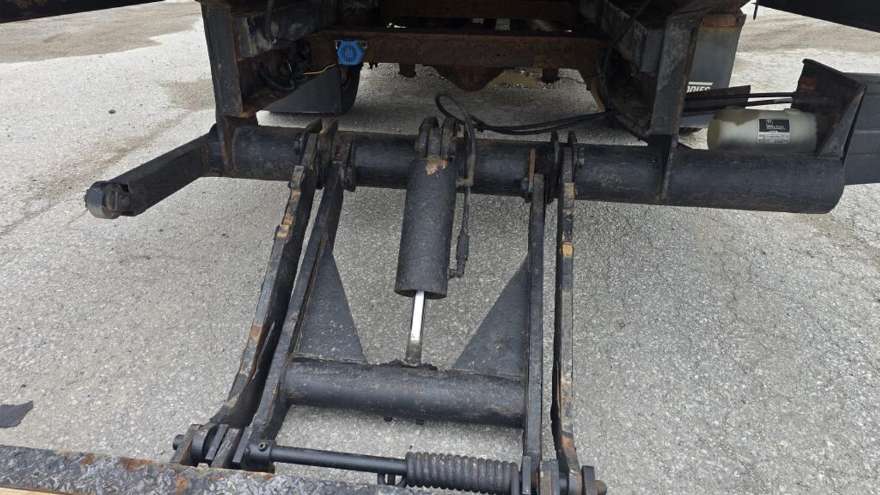 2015 GMC Savana 17Ft Box - Lift Gate - V8 Gasoline Photo