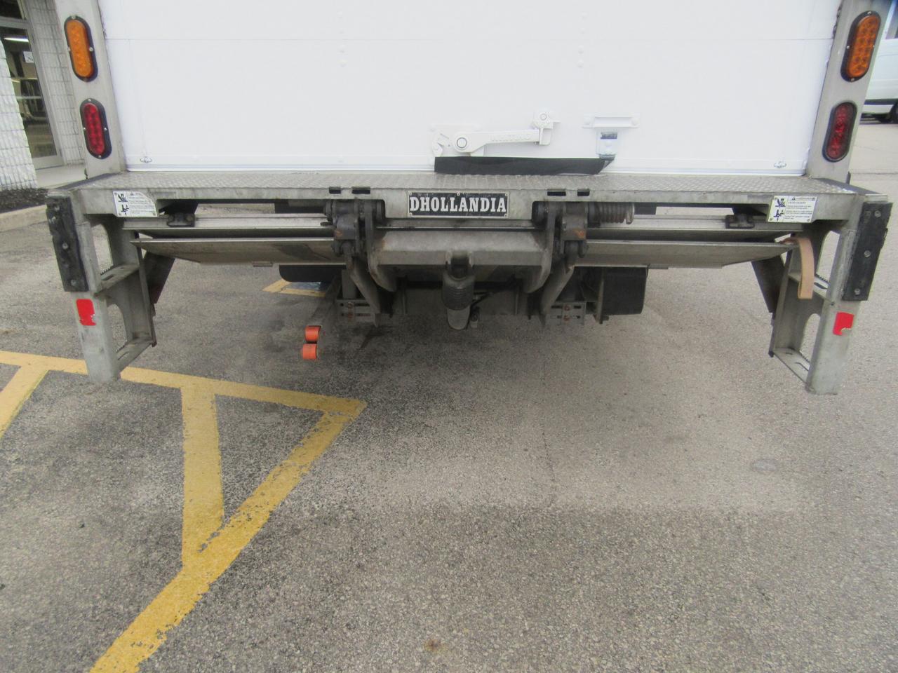 2022 Isuzu NRR DIESEL 20FT HIGH & WIDE BOX POWER LIFTGATE Photo