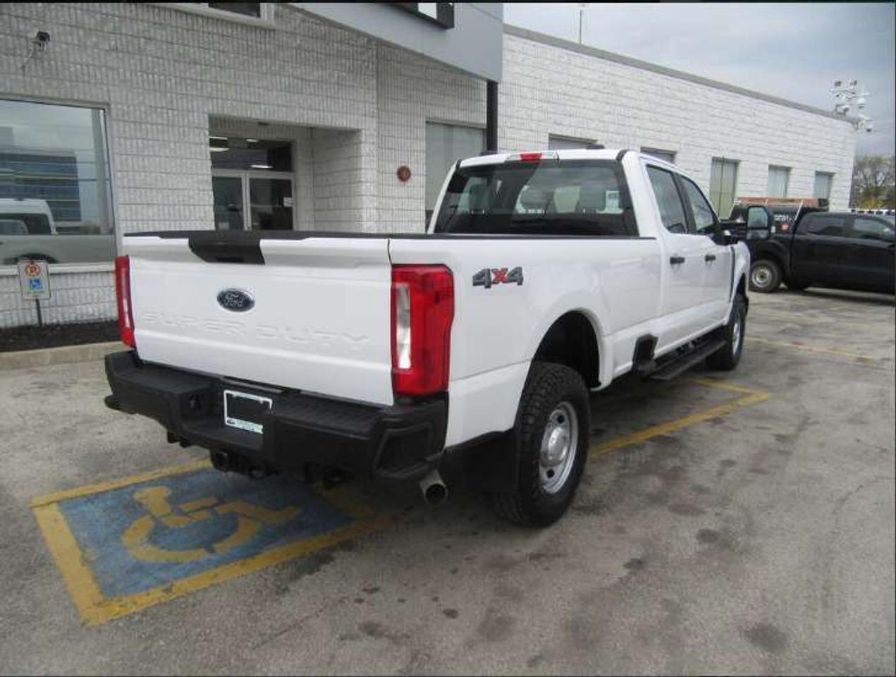2024 Ford F-250 CREW CAB 4X4 8FT LONG BOX Photo