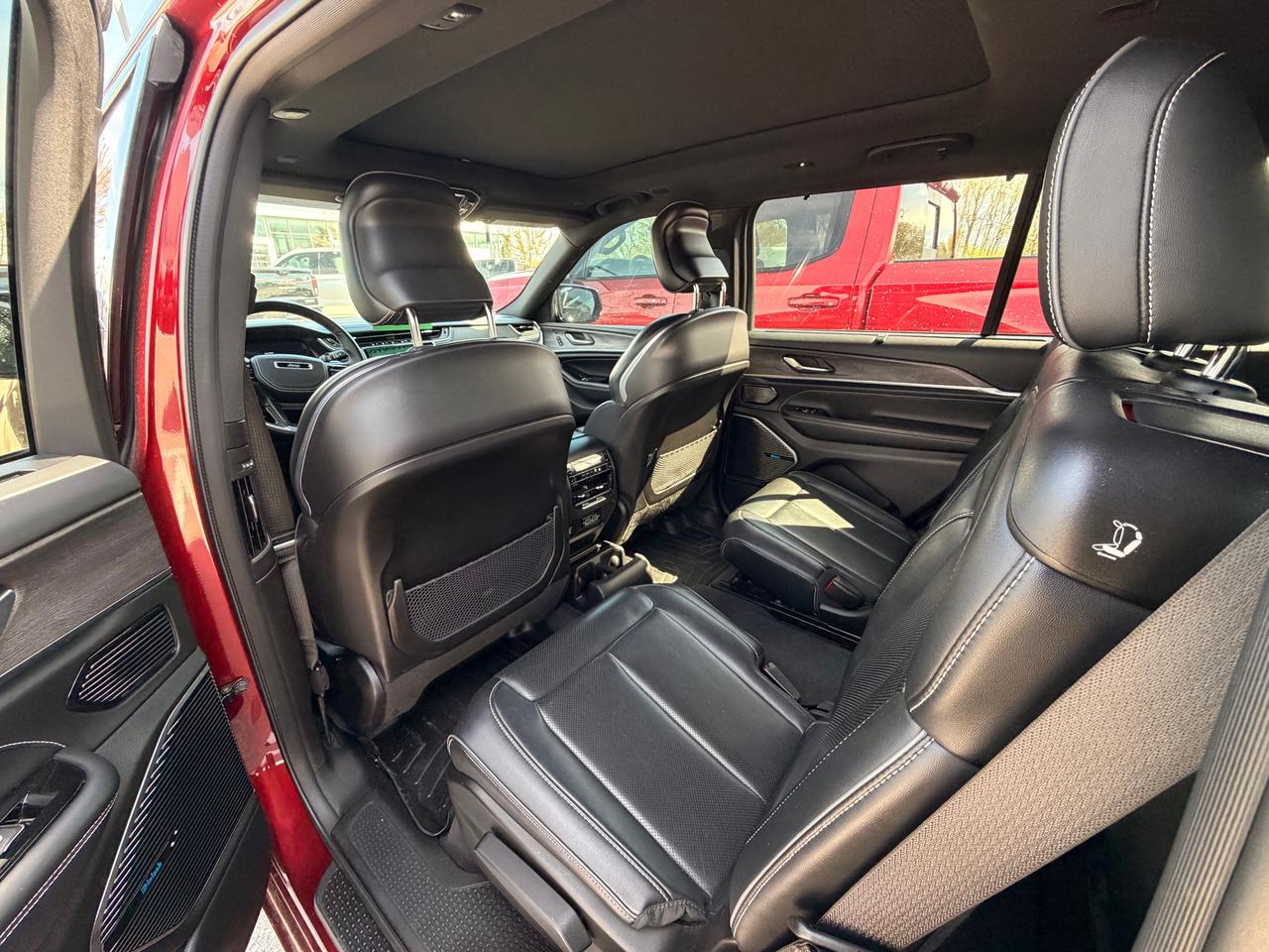 2022 Jeep Grand Cherokee L Overland 4dr 4x4 Photo