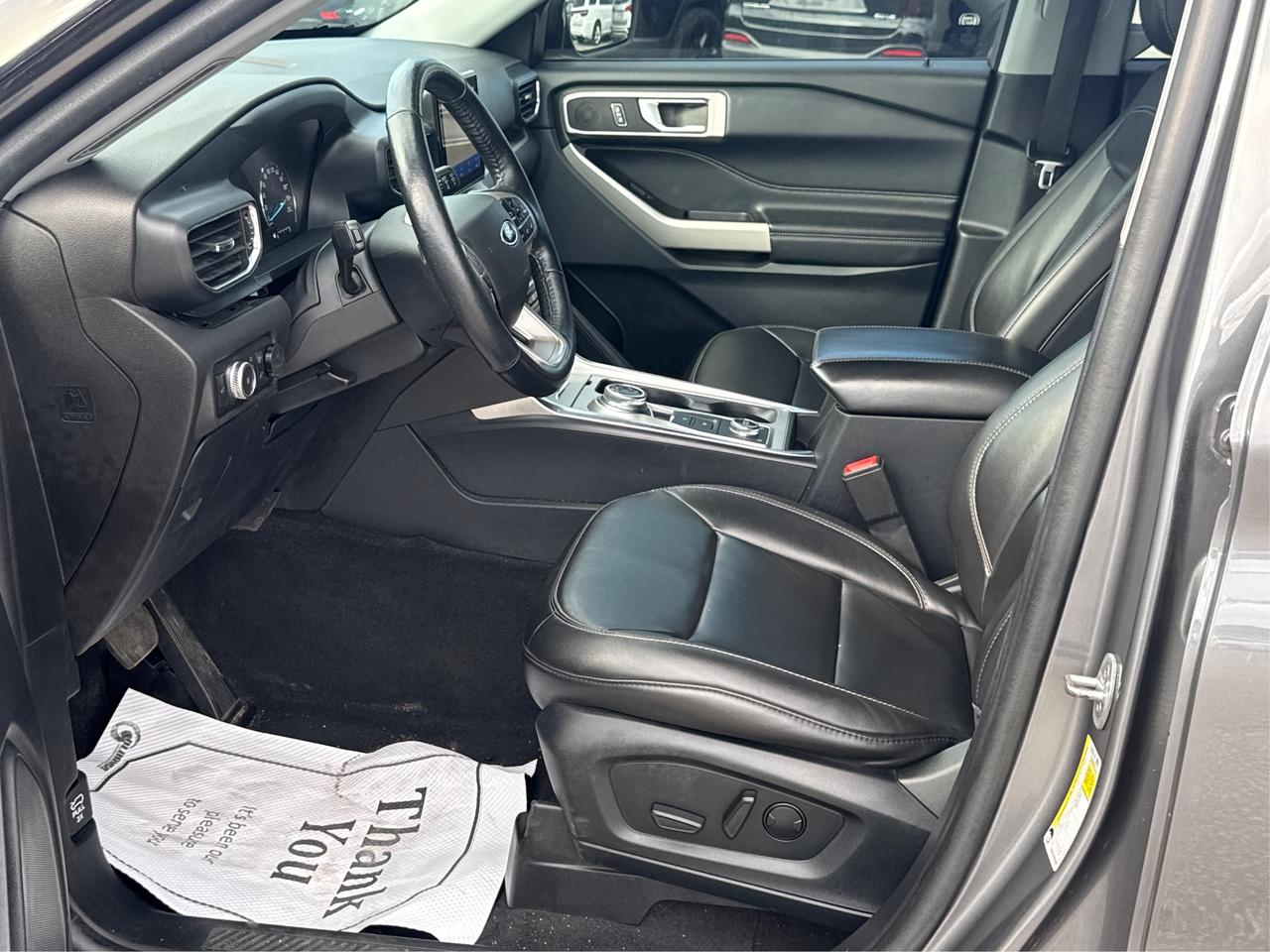 2022 Ford Explorer AWD NAV LANE ASSIST HEATED SEATS WE FINANCE ALL Photo