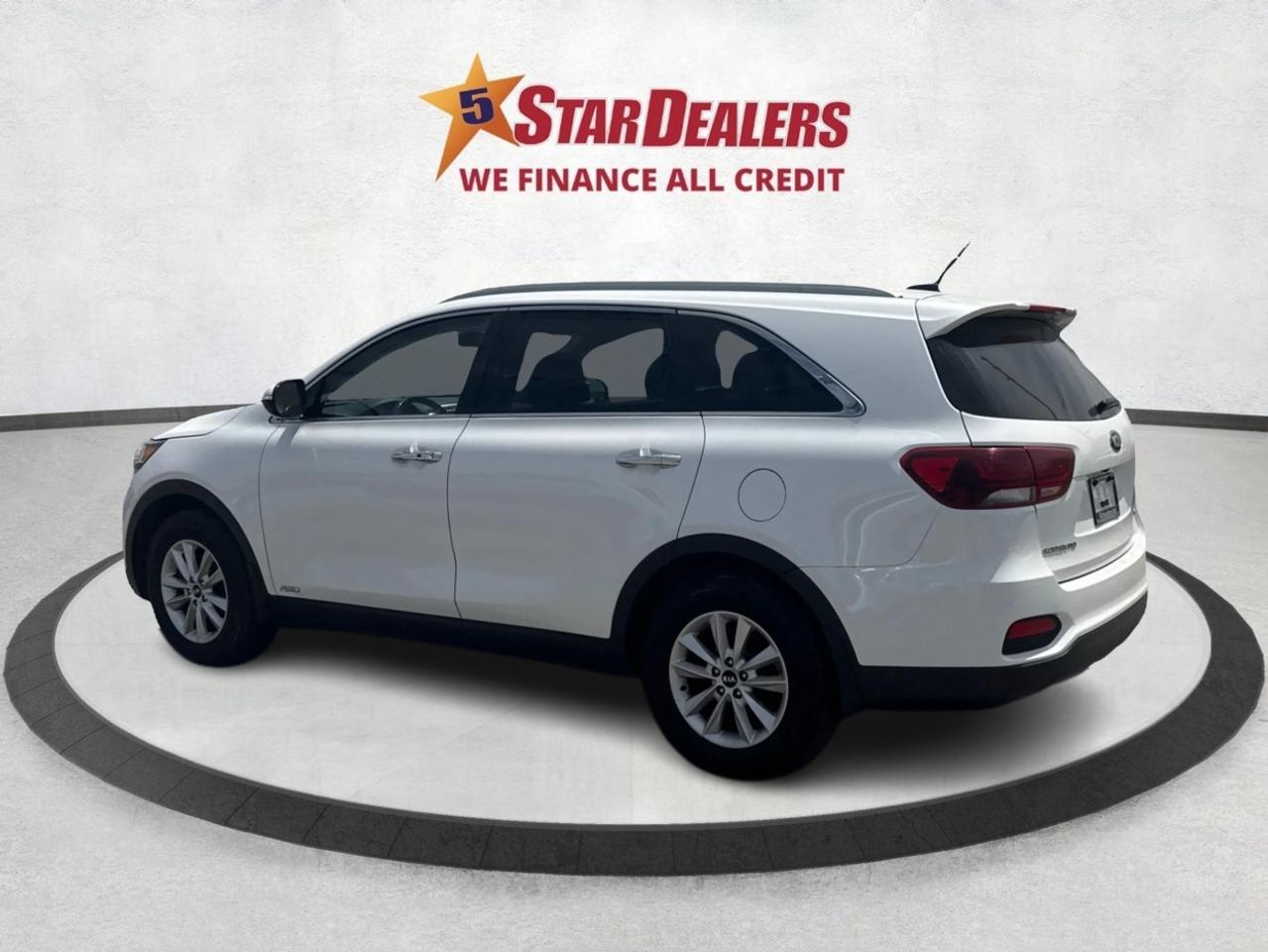 2019 Kia Sorento CERTIFIED LX AWD HEATED SEATS REAR CAM WE FINANCE Photo4