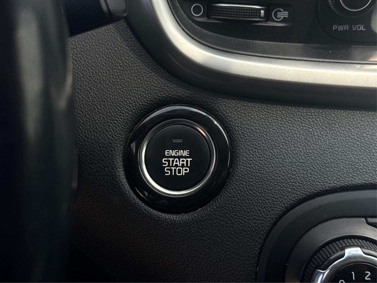 2019 Kia Sorento CERTIFIED LX AWD HEATED SEATS REAR CAM WE FINANCE Photo