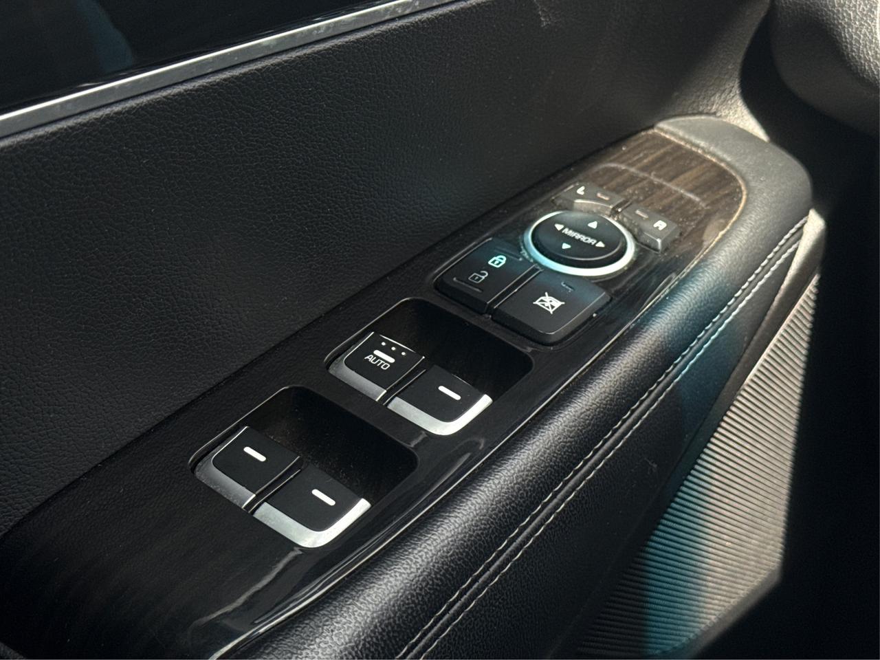 2019 Kia Sorento CERTIFIED LX AWD HEATED SEATS REAR CAM WE FINANCE Photo