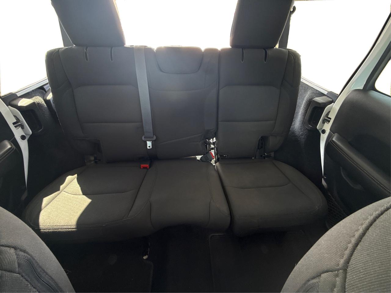 2019 Jeep WRANGLER UNLIMITED 4x4 two top Loaded CERTIFIED WE FINANCE ALL CREDIT Photo