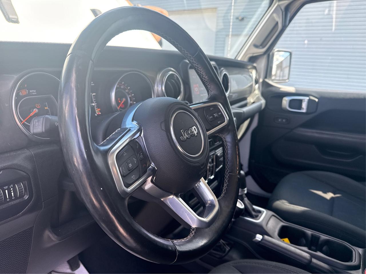 2019 Jeep WRANGLER UNLIMITED 4x4 two top Loaded CERTIFIED WE FINANCE ALL CREDIT Photo