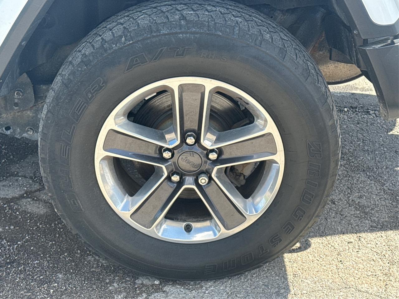 2019 Jeep WRANGLER UNLIMITED 4x4 two top Loaded CERTIFIED WE FINANCE ALL CREDIT Photo