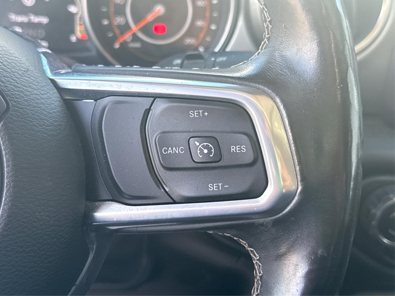 2019 Jeep WRANGLER UNLIMITED 4x4 two top Loaded CERTIFIED WE FINANCE ALL CREDIT Photo