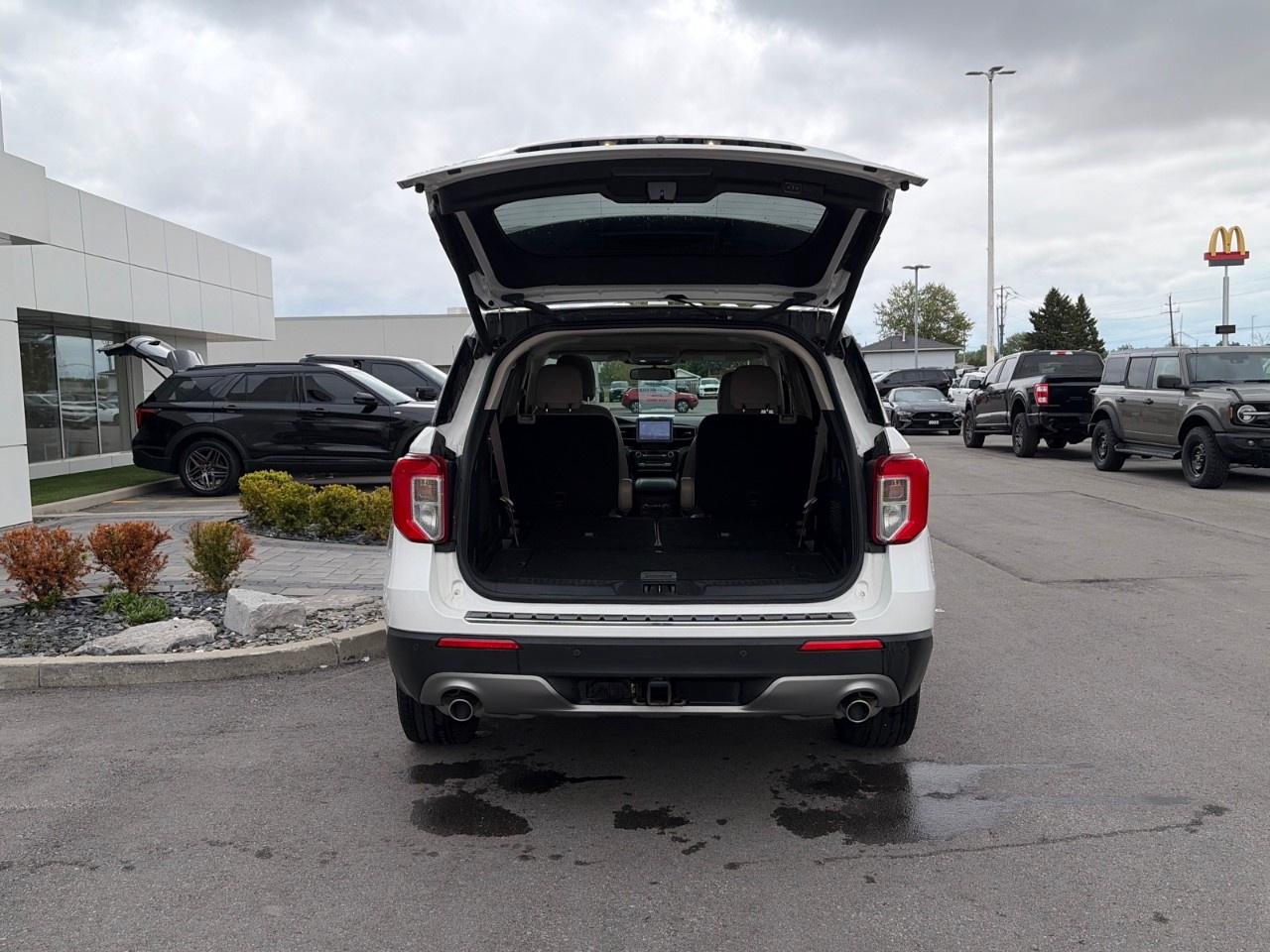 2022 Ford Explorer Limited 4WD Photo4