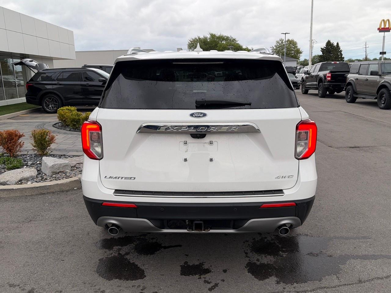 2022 Ford Explorer Limited 4WD Photo3