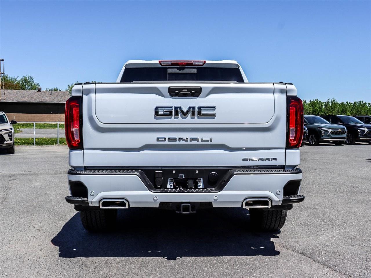 2026 GMC Sierra 1500 Crew Cab Short Box 4-Wheel Drive Denali Ultimate Photo3