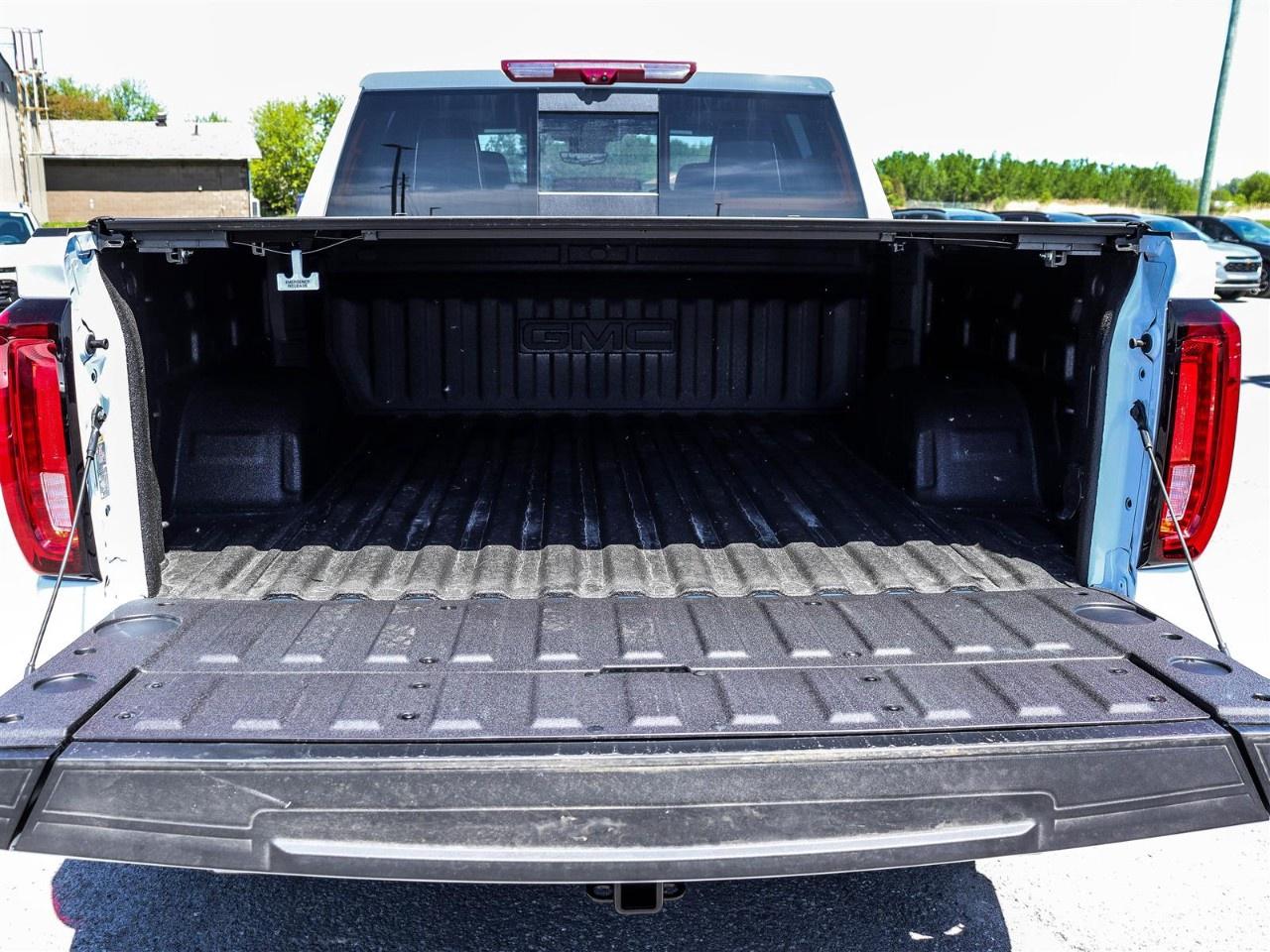 2026 GMC Sierra 1500 Crew Cab Short Box 4-Wheel Drive Denali Ultimate Photo