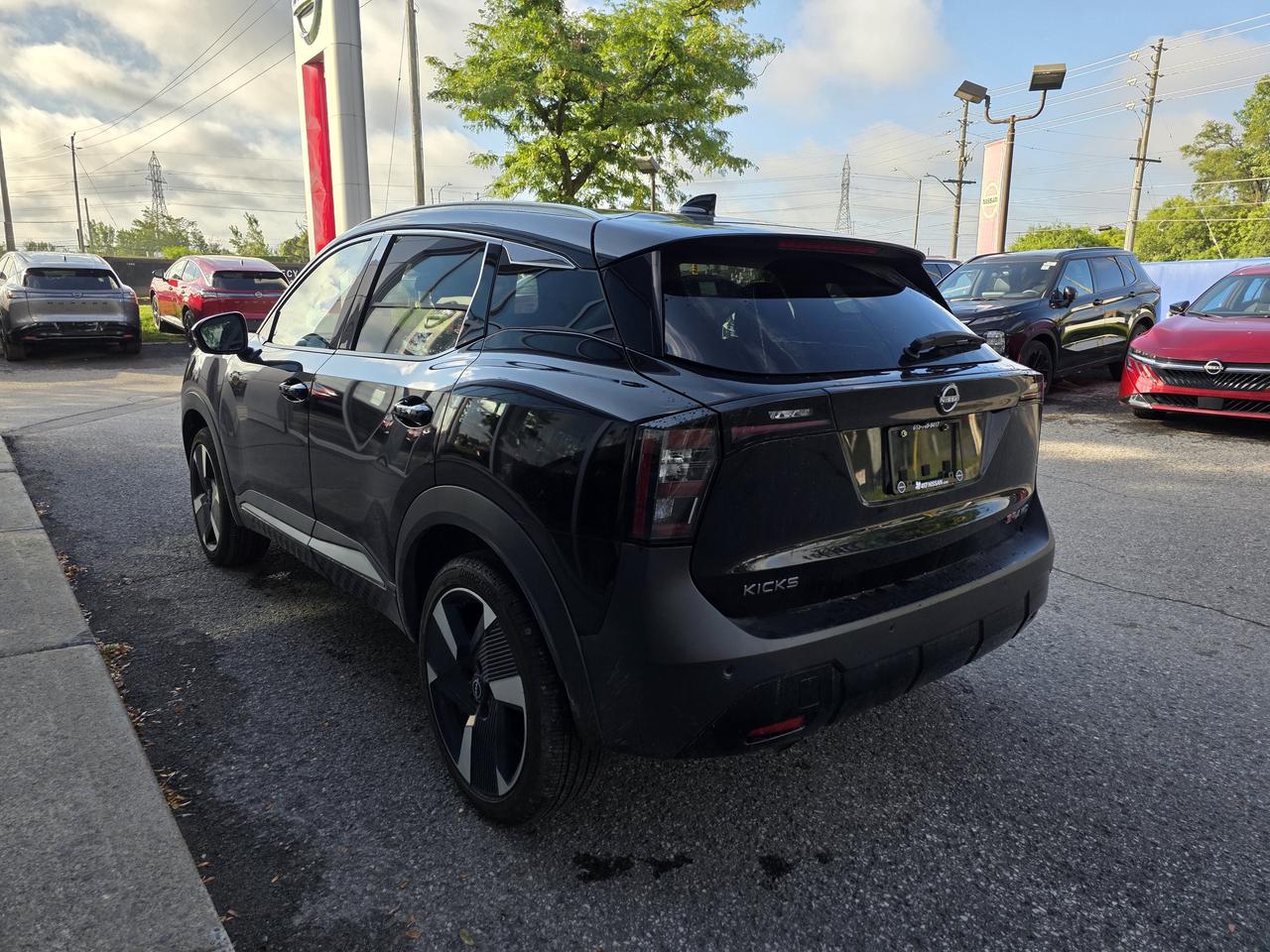 2026 Nissan Kicks SR AWD | Wireless Apple Car Play | Android Auto | Heated Seats | Photo