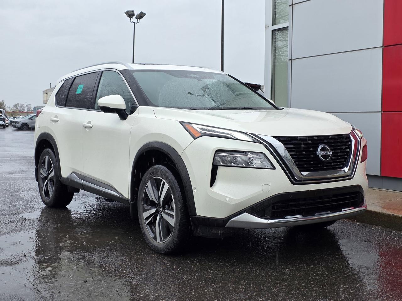 2023 Nissan Rogue Platinum Photo3