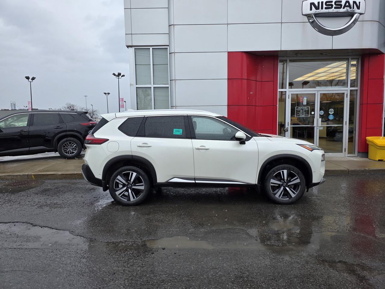 2023 Nissan Rogue Platinum Photo