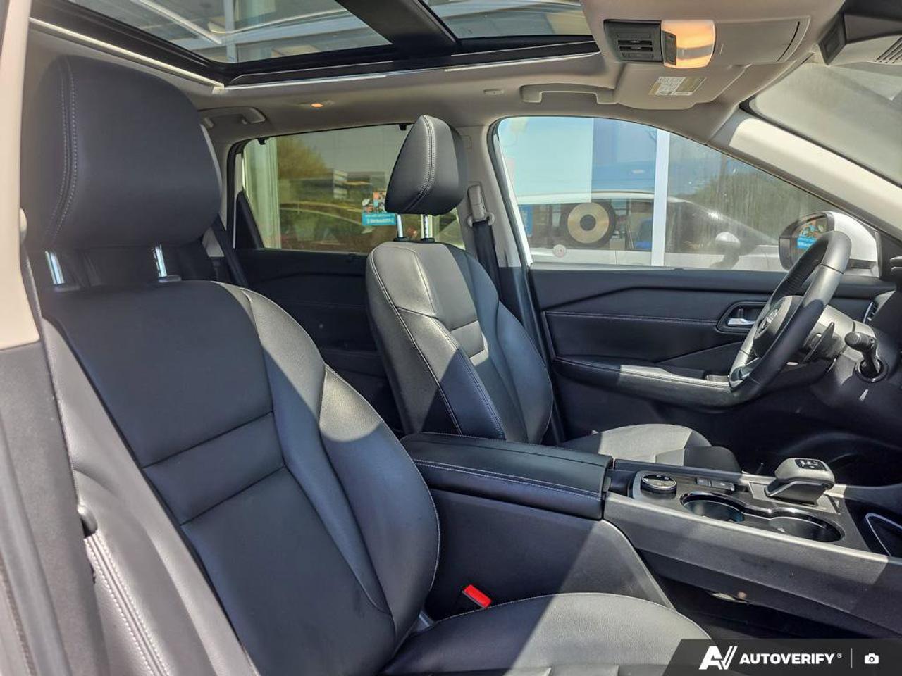 2024 Nissan Rogue SL AWD | Wireless Apple Car Play | Leather Seating | Moonroof | Photo