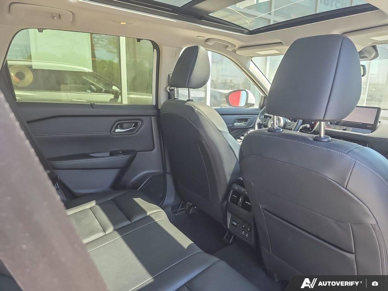 2024 Nissan Rogue SL AWD | Wireless Apple Car Play | Leather Seating | Moonroof | Photo