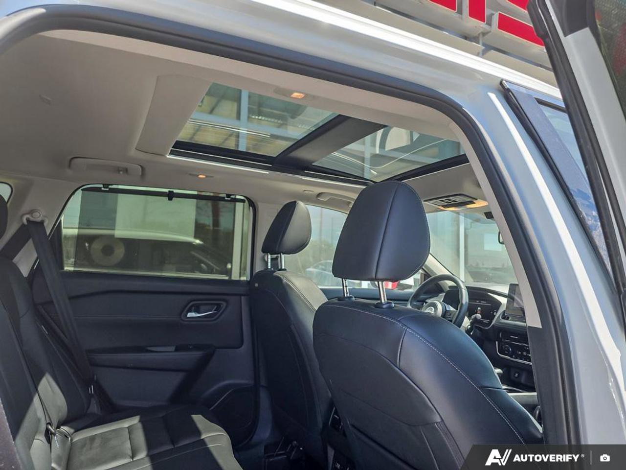 2024 Nissan Rogue SL AWD | Wireless Apple Car Play | Leather Seating | Moonroof | Photo