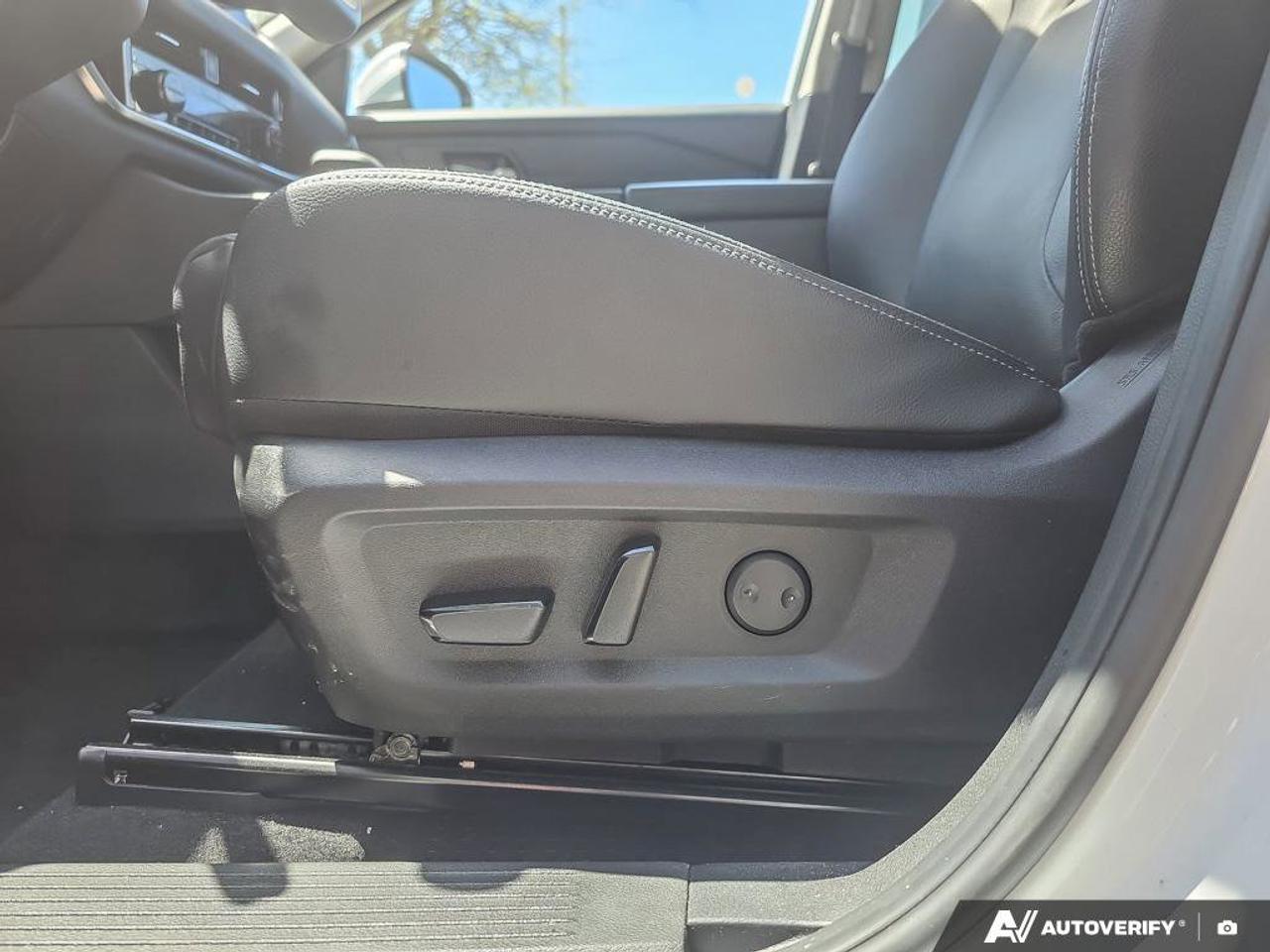 2024 Nissan Rogue SL AWD | Wireless Apple Car Play | Leather Seating | Moonroof | Photo