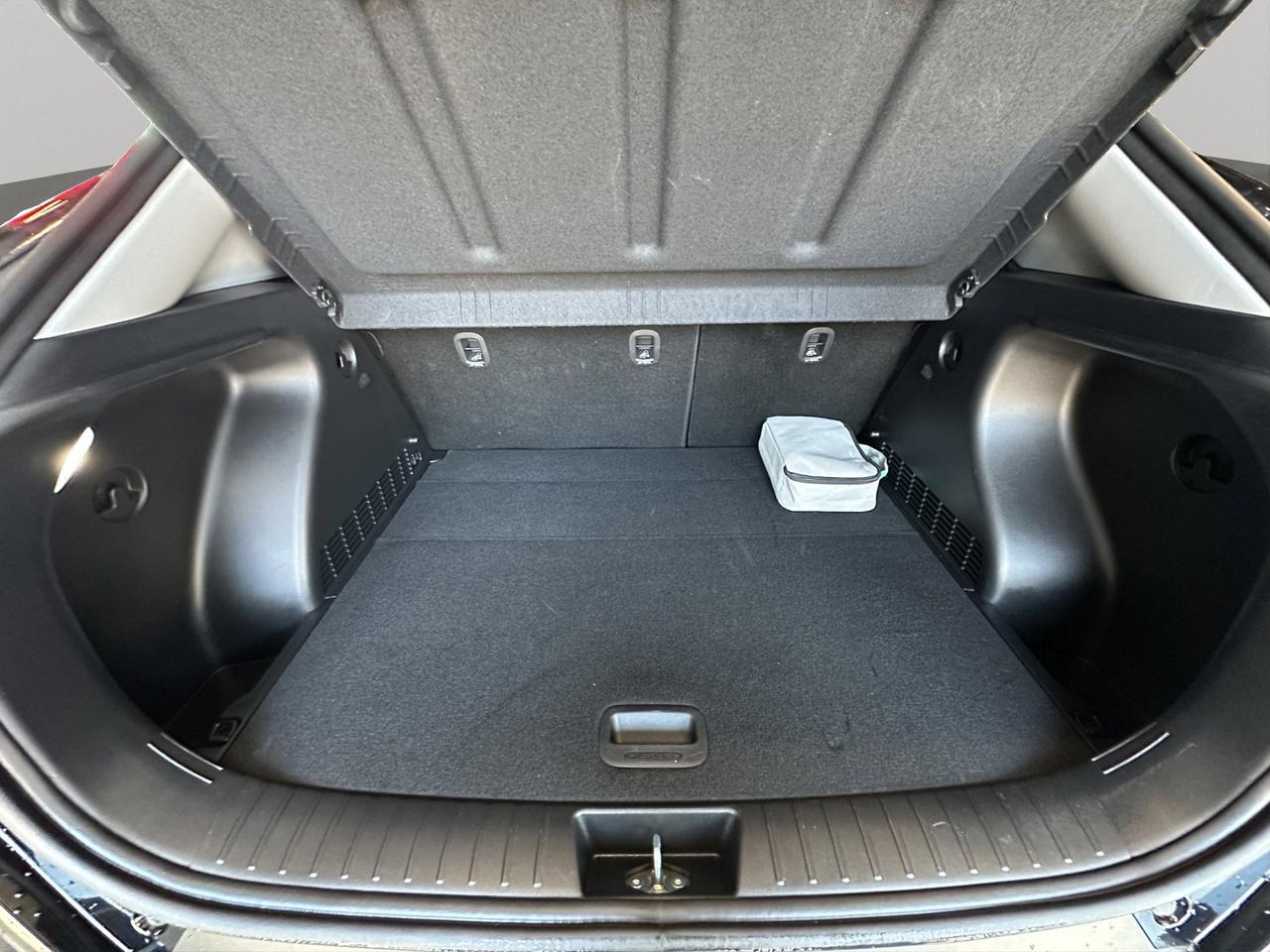 2026 Hyundai KONA Preferred | Reverse Cam | Heated Seats Photo