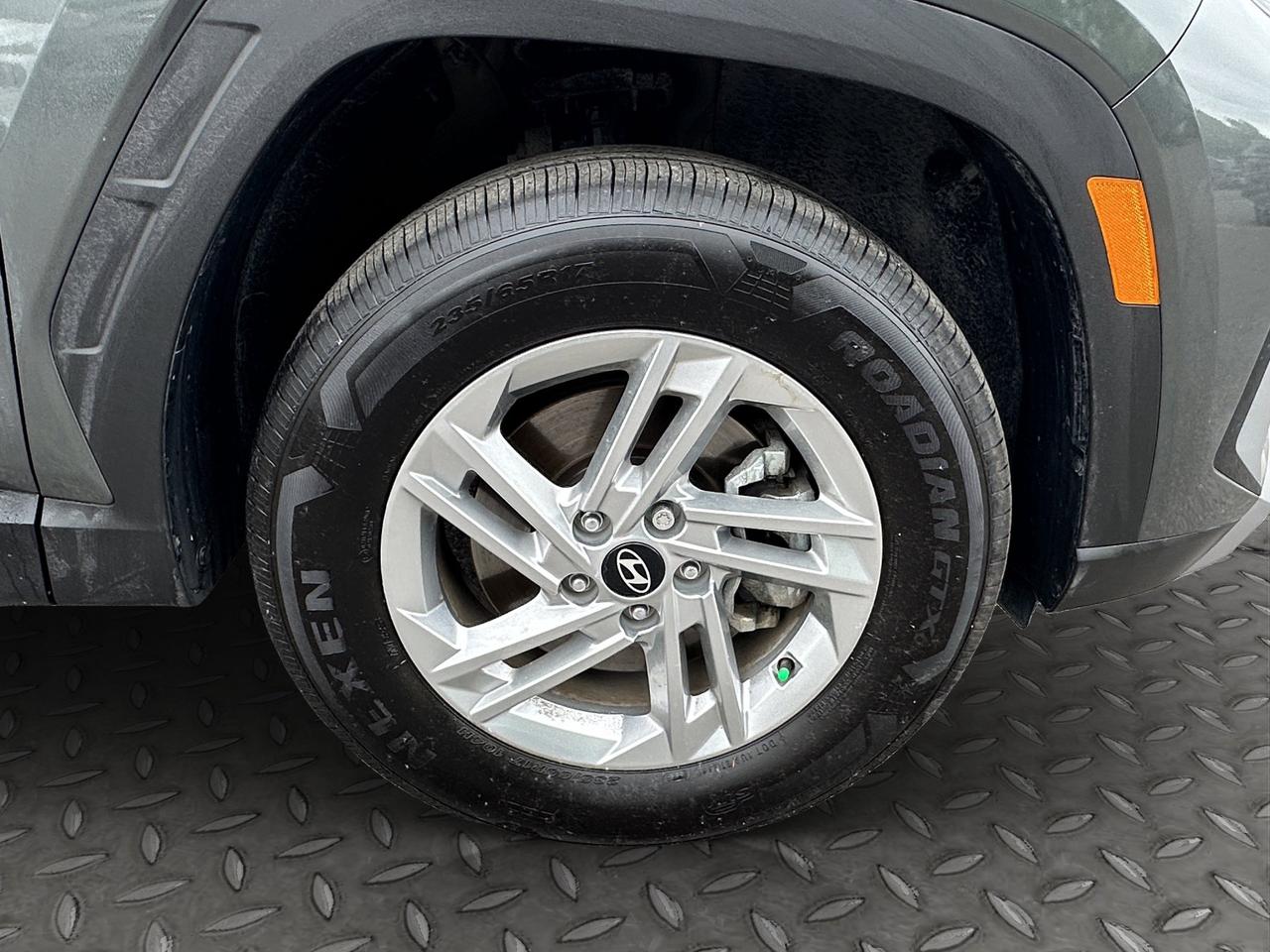 2026 Hyundai Tucson Preferred | Reverse Cam | Heated Seats Photo