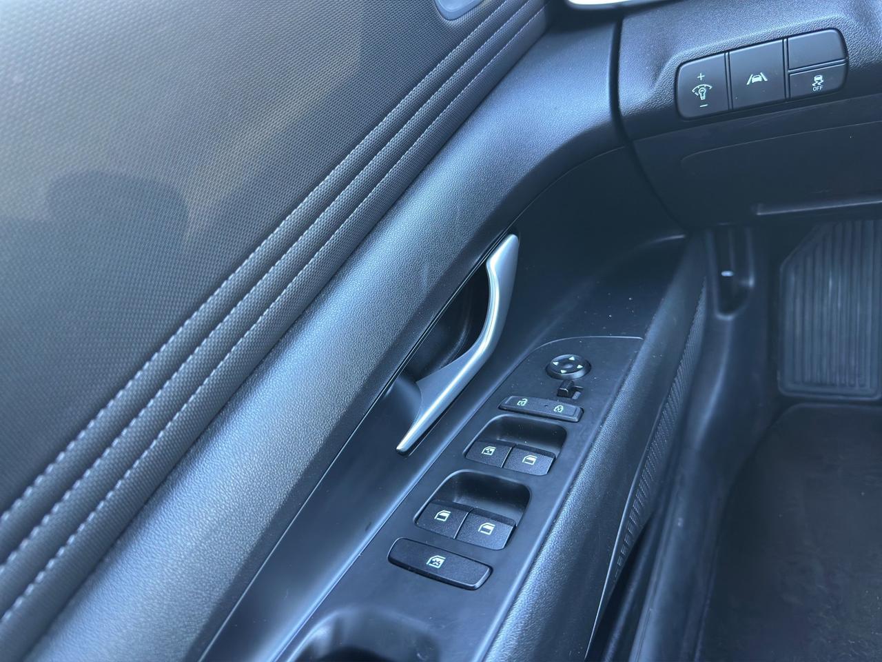 2021 Hyundai Elantra Preferred | Reverse Cam | Heated Seats Photo